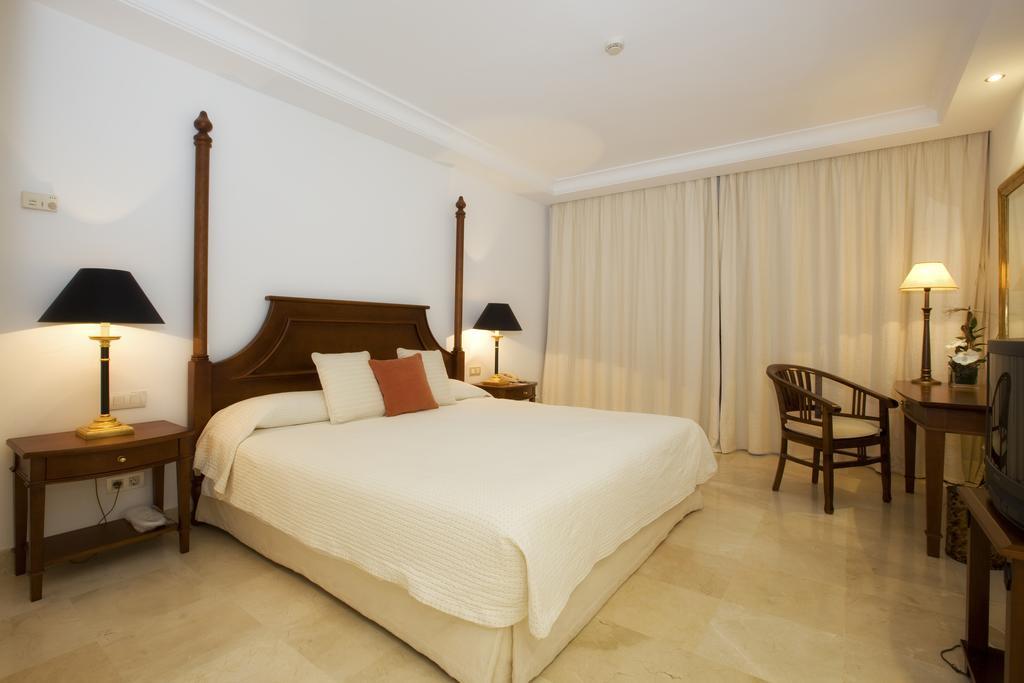 Bahía Beach Apartments Estepona Quarto foto